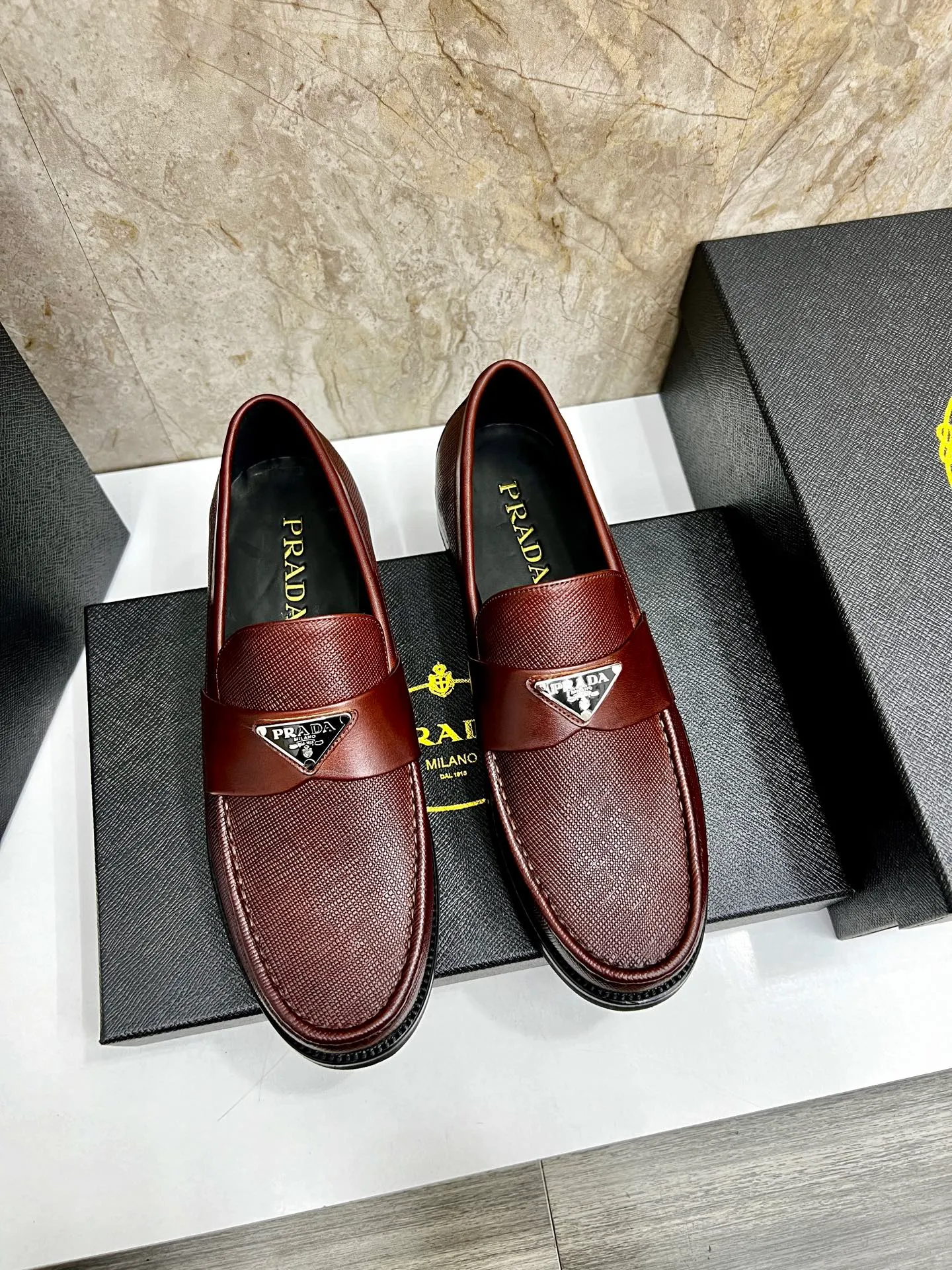 PRADA~ Size: 38-44 (customized 45/46 P: 💰880 P's original official website new high-end men's leather shoes, top-quality original replicas, made of imported open edge beads/calf leather, calf leather breathable lining, original leather outsole!